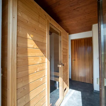 Apartament Burtscha 5 *